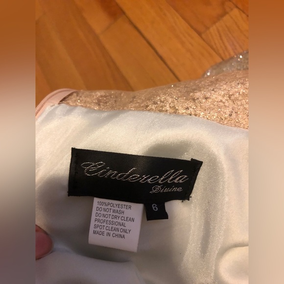 Prom dress - Picture 1 of 9